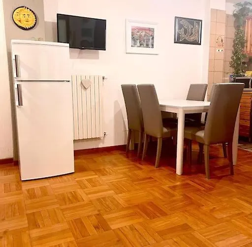 Aurora\'S House